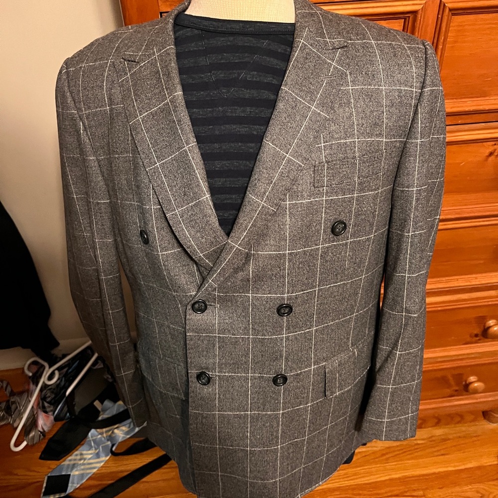 Selling my suit.  No longer wear suits as my job changed.  This suit is mint.
